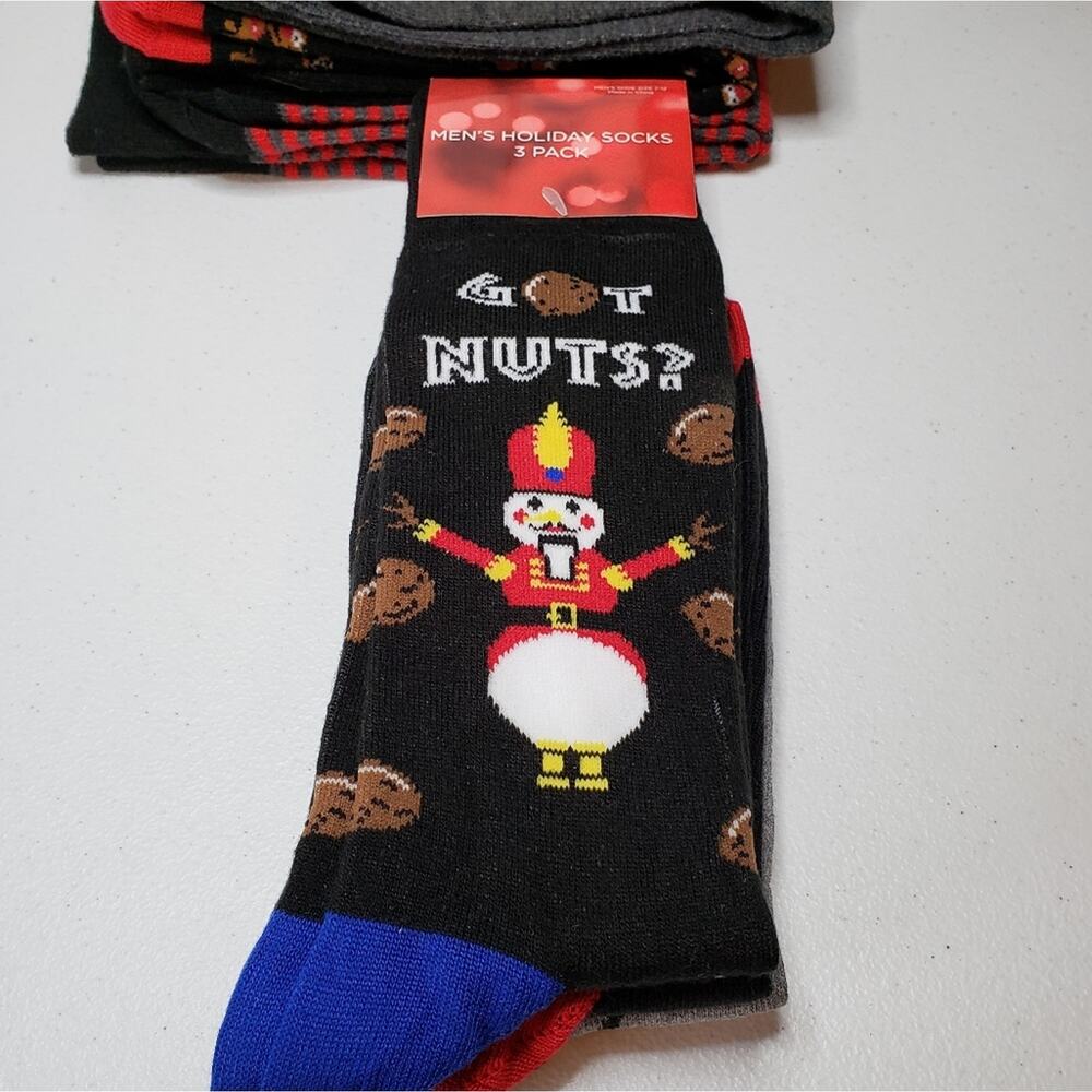 Kohl's Holiday Christmas Theme Crew Socks Six Pair Bundle - Picture 3 of 9